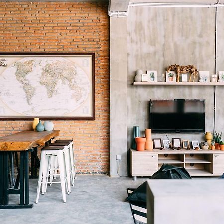 So! Boutique Hostel Malang Ngoại thất bức ảnh